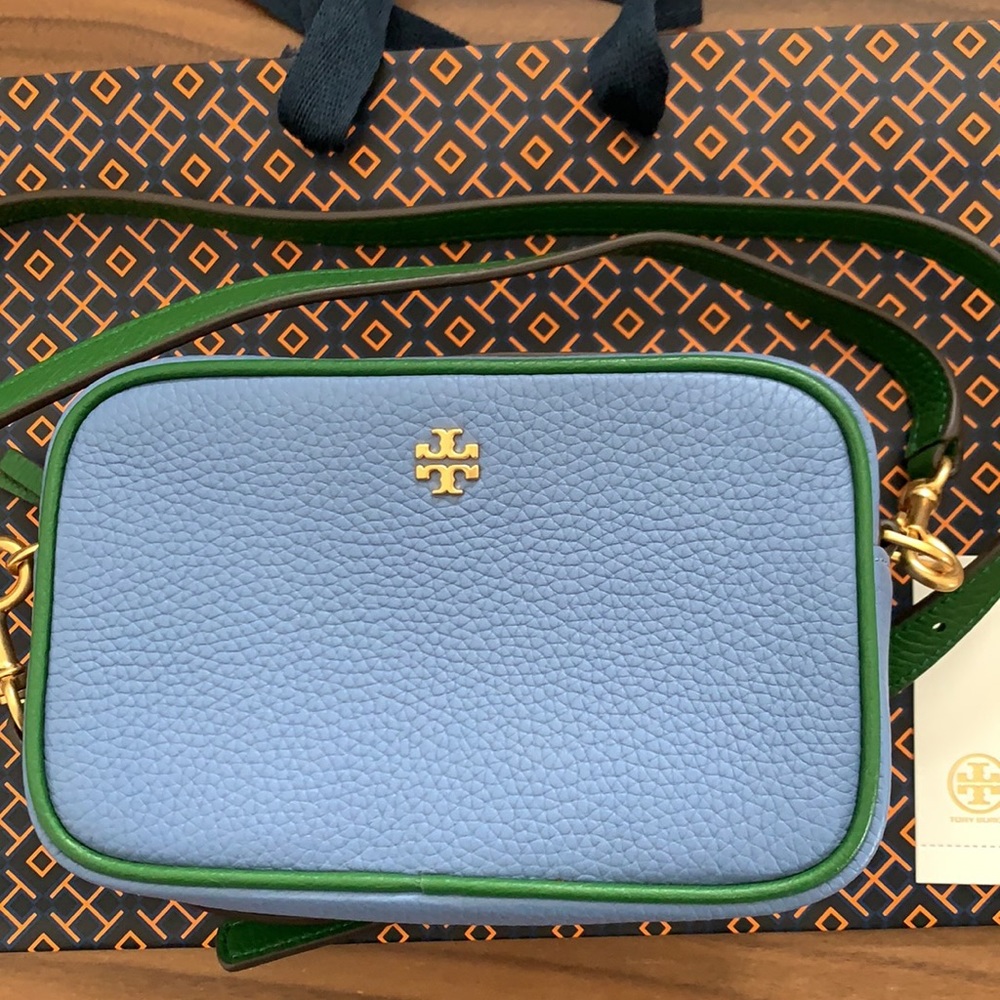 Tory Burch Adorable mini block camera back NWT